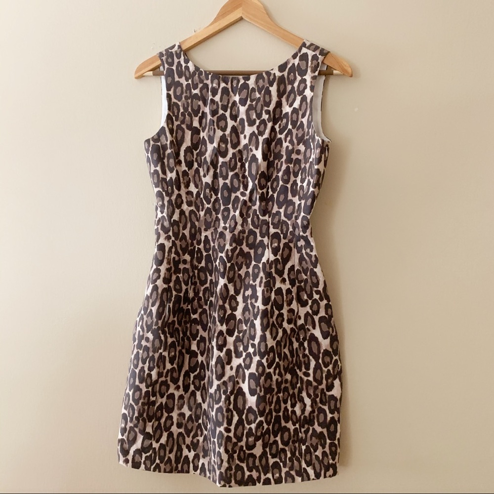 Woman Kate Spade dress